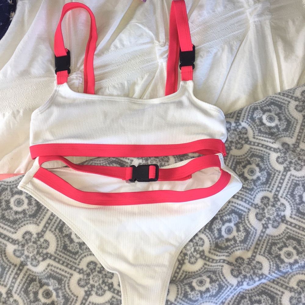 Buckle suit